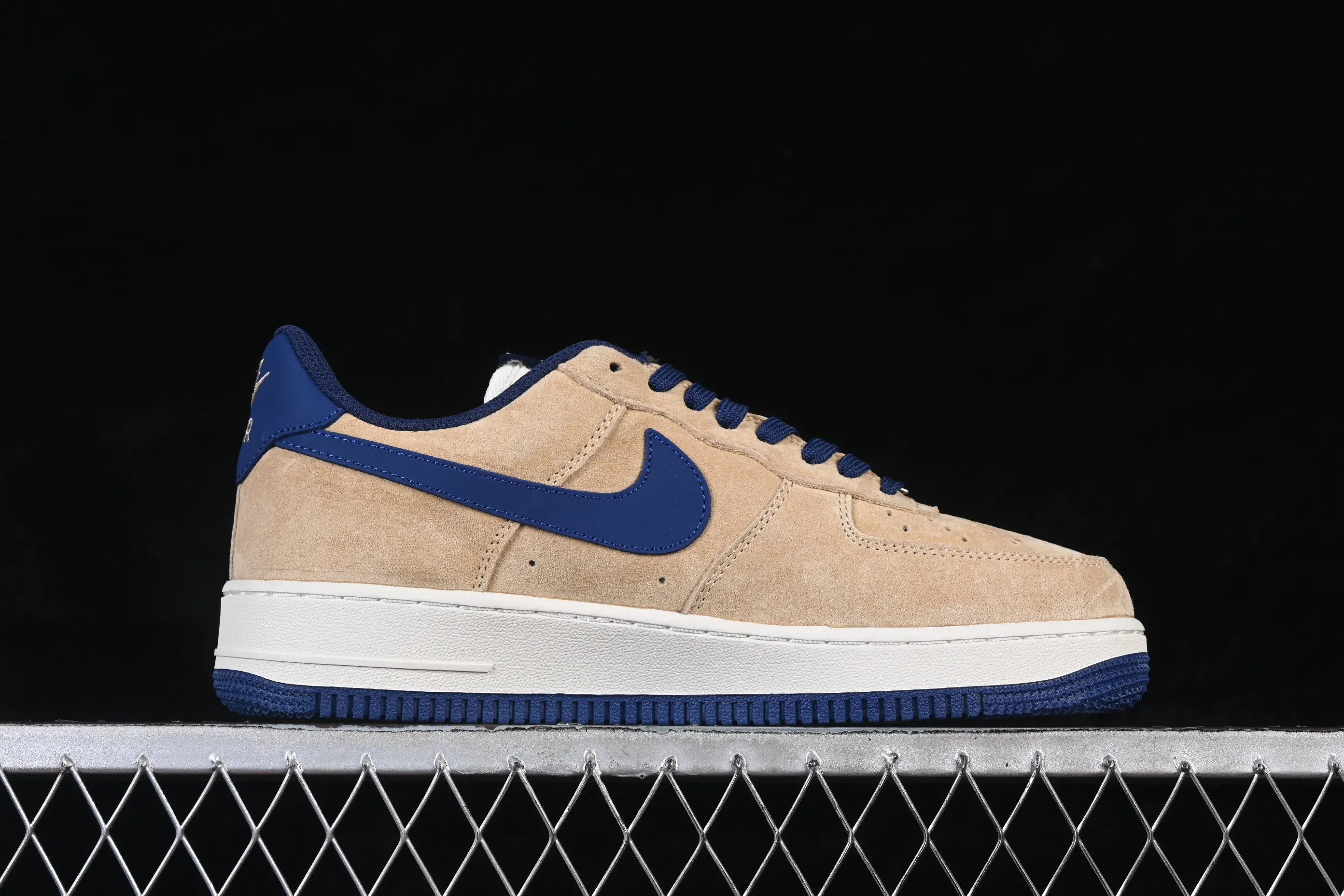All Categories Nk Air Force 1 Air Force Series Nk Air Force 1 Low Air Force Low Nike Air Force 1'07 Low Joint Sand Brown Navy Air Force One Low Casual Shoes FQ3545-300